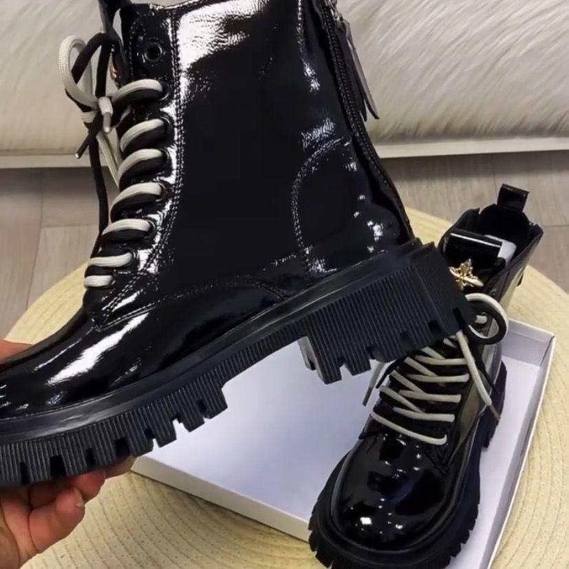 Genuine Women's Soft Leather Patent British Style Ankle Boots, 2025 Autumn/Winter, Plus Velvet, Thick Sole, Fashionable Martin Design