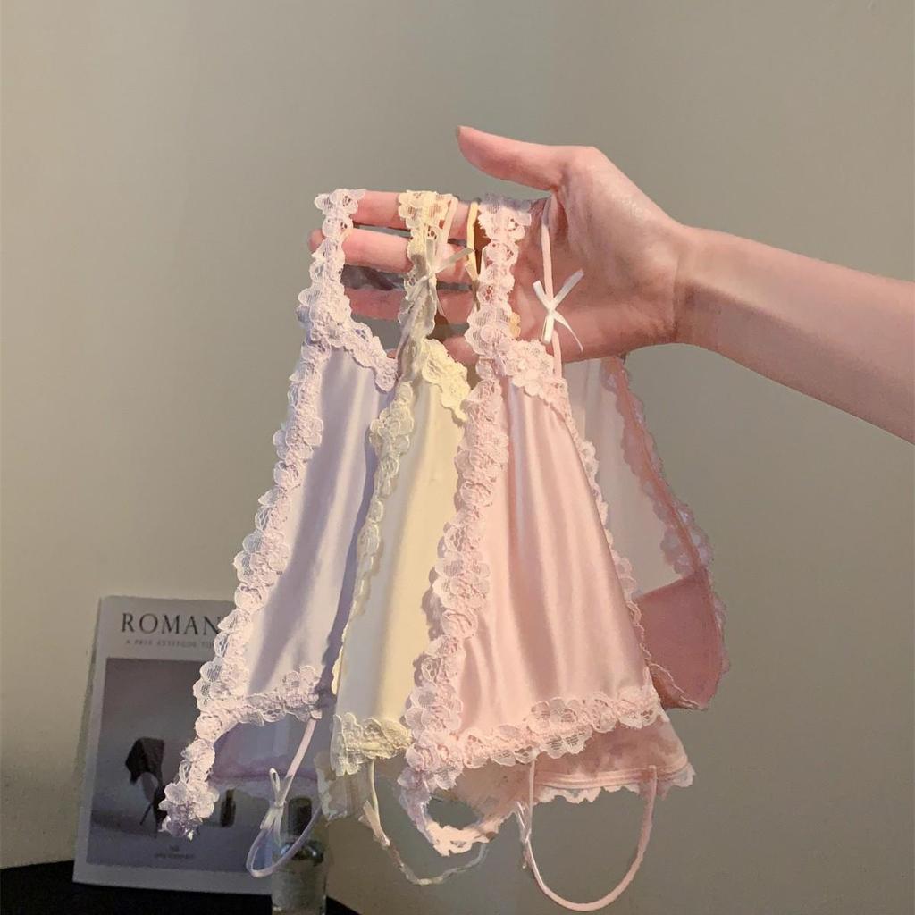 Niedrig geschnittene französische Taro-Lila Satin-Spitzen-Slips mit atmungsaktivem Baumwollzwickel und Beinabschlüssen