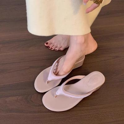 Retro Red Slope Heel Toe Heightened Thick-soled Flip-flops Women's 2025 Spring and Summer New Outer Wear Versatile Cool Slippers
