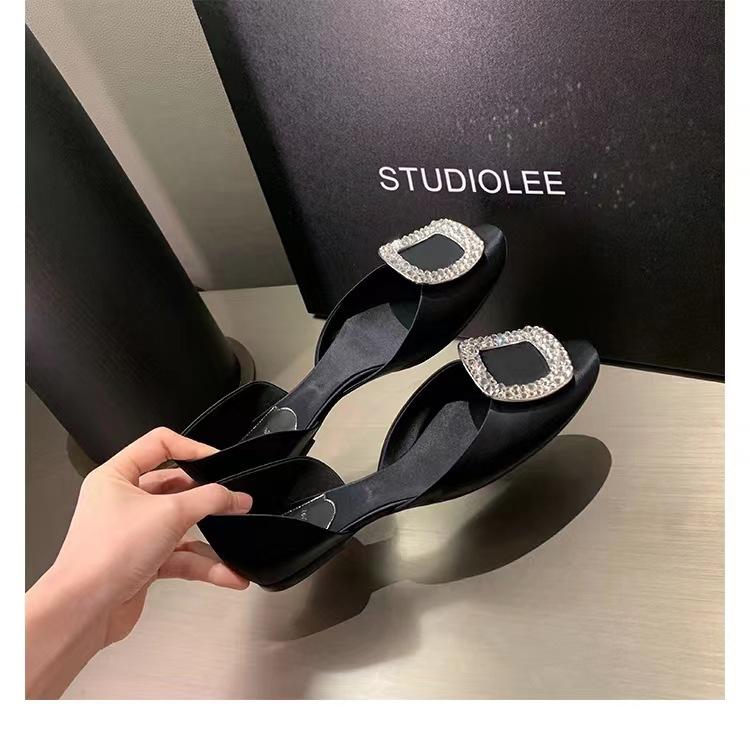 Sheepskin version of grape mother, the same spring and summer new fairy square diamond jewelry, shallow mouth hollow sandals, women's flat-soled singl