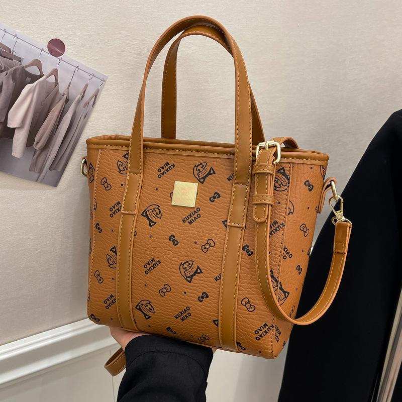 Cartoon bear printed bucket bag 2025 spring new Korean version fashionable versatile shoulder bag premium messenger bag