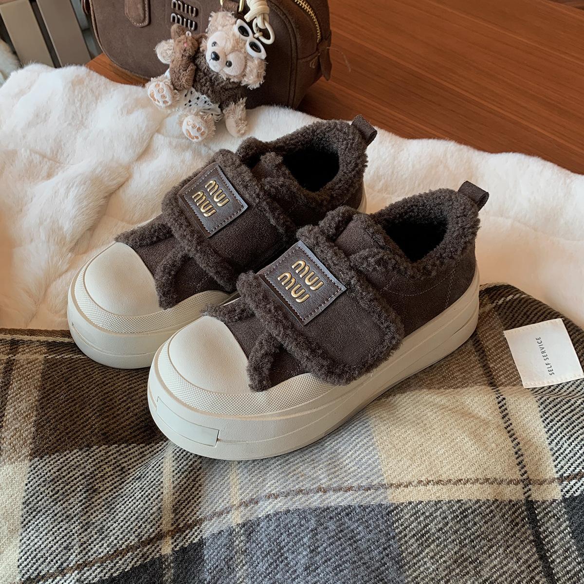 

Ах миу~ обувь женская универсальная осенне-зимняя коровья кожа толстая подошва увеличивающая рост повседневная женская обувь бархатная липучка пушистая обувь хлопковая обувь 37