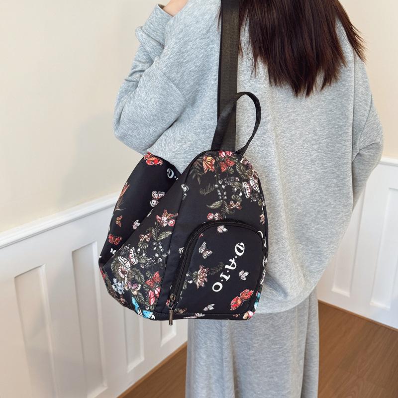 

Casual large-capacity printed bag women s 2025 new one-pack multi-purpose backpack commuter shoulder tote bag чёрный