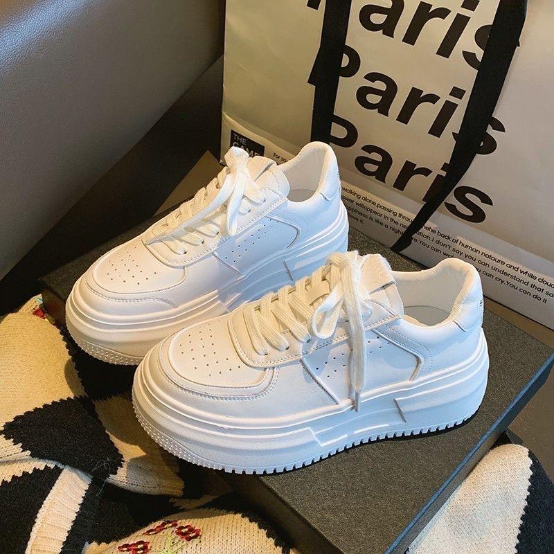 Platform white shoes women's 2025 new ins trendy versatile muffin lightweight bread shoes casual sports inner height-increasing shoes