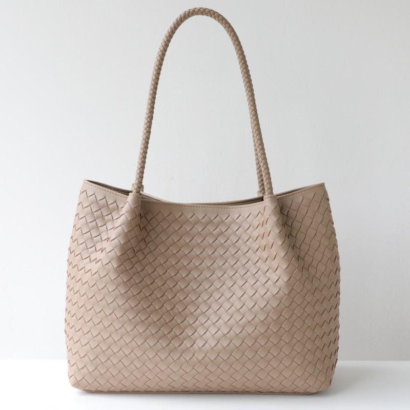 Handgewebte Leder-Tragetasche Damen Mittlere Größe Crossbody oder Unterarm-Stil Weiches Echtes Rindsleder Minimalistisches Schickes Design