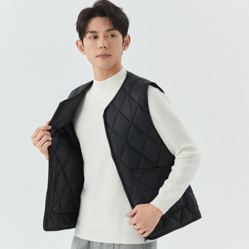 

Men s new autumn and winter velvet warm zipper enlarged vest outer pocket men s rhombus short vest M (within 65kg)