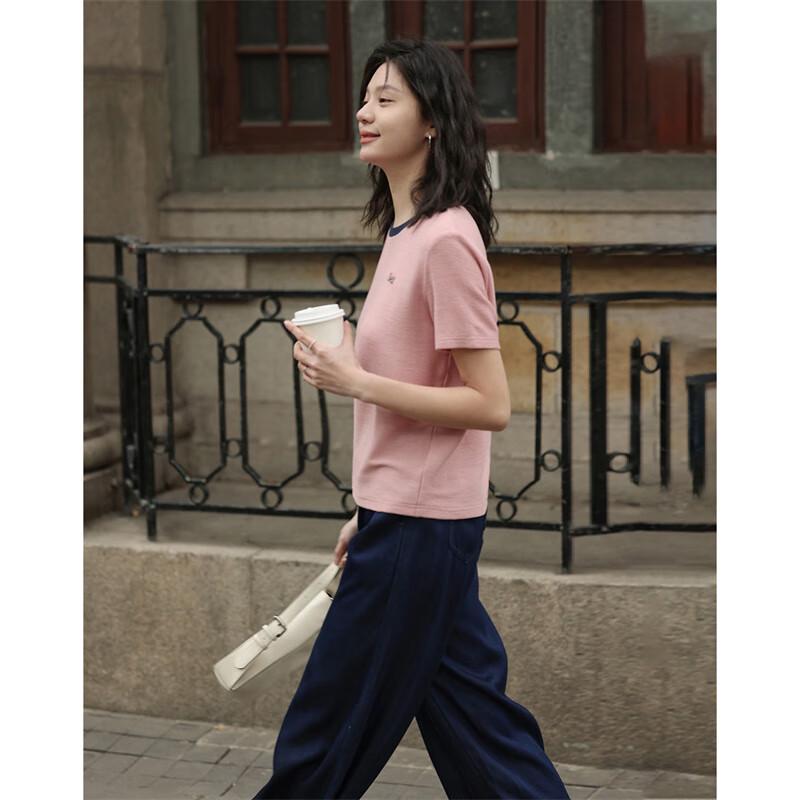 Demana Women s Contrast Embroidered Round Neck T-shirt S