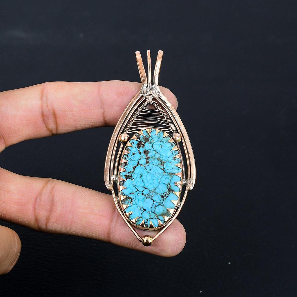 Niesamowity Turkusowy Kamień Szlachetny Ręcznie Robiony Wisiorek Opleciony Drutem z Czystej Miedzi