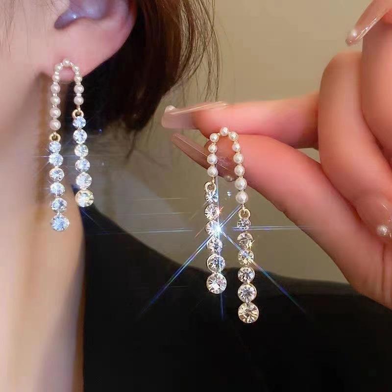 Brincos de Borla Pérola Sense Premium Agulha de Prata Celebridade Elegante Moda Brincos de Temperamento Brincos Longos de Diamante Flash de Luxo Leve Mulheres
