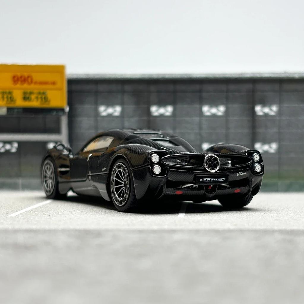 Instock LCD 1/64 Utopia Utopia Alloy Small Scale Car Mold