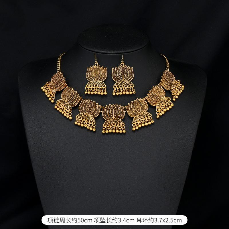 

Vintage Personality Clavicle Chain Short Temperament Indian Necklace Bohemian Earrings Set Women
