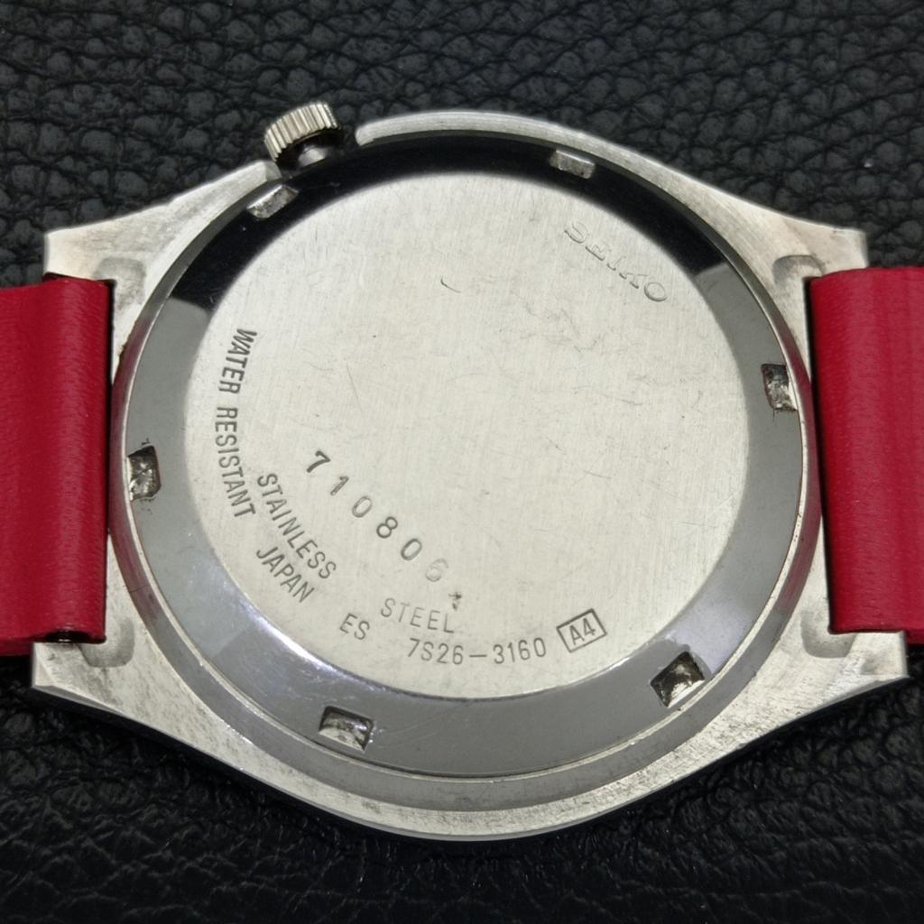 VINTAGE SEIKO 5 AUTOMATIC 7009A JAPAN MENS RED COLOR DIAL WATCH A701512-5 R206b-a701512