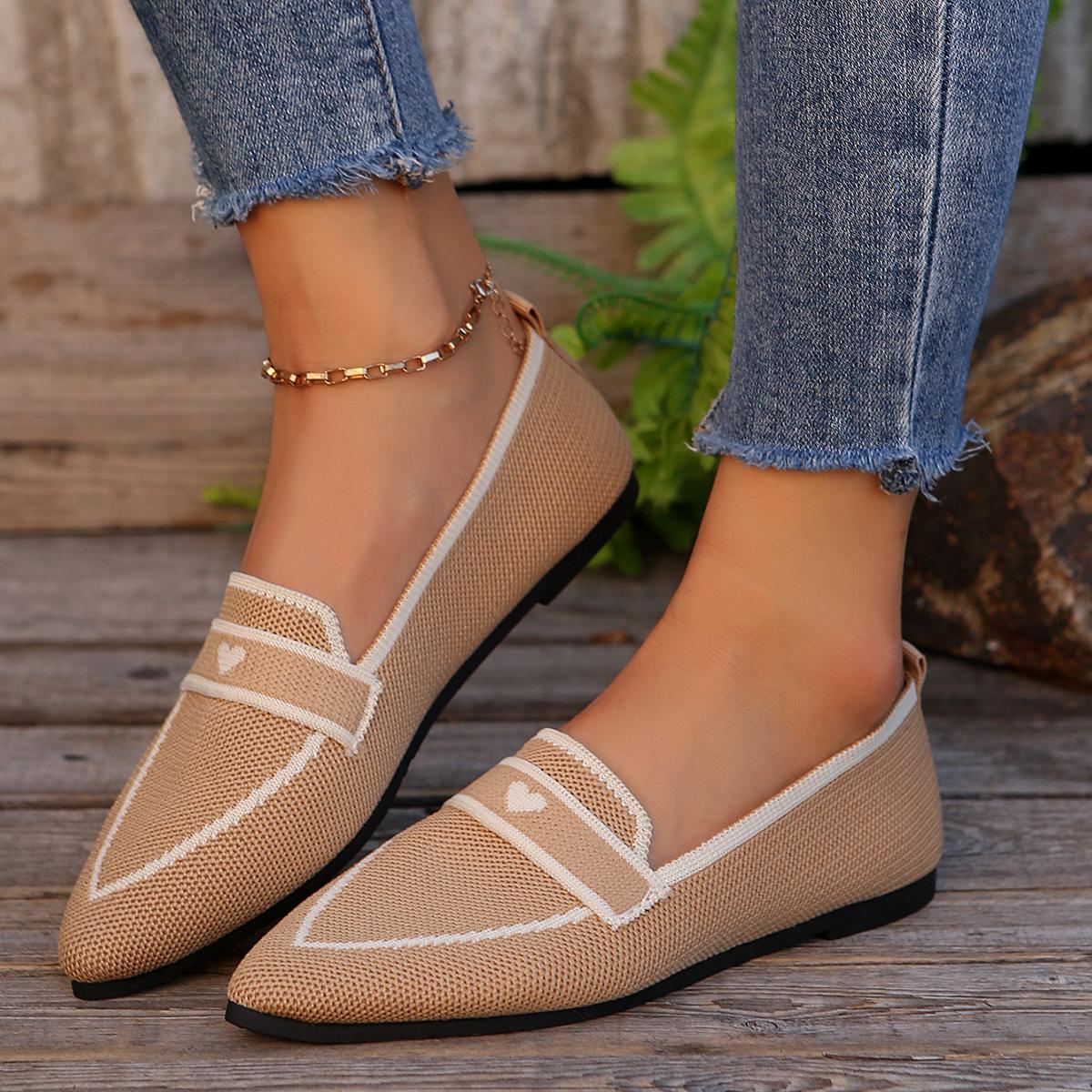 

Мода 2024 Новая Осенняя Модная и Удобная Женская Обувь с Острым Носком на Плоской Подошве Слипоны Повседневная Однотонная Дышащая Женская Обувь 42 коричневый