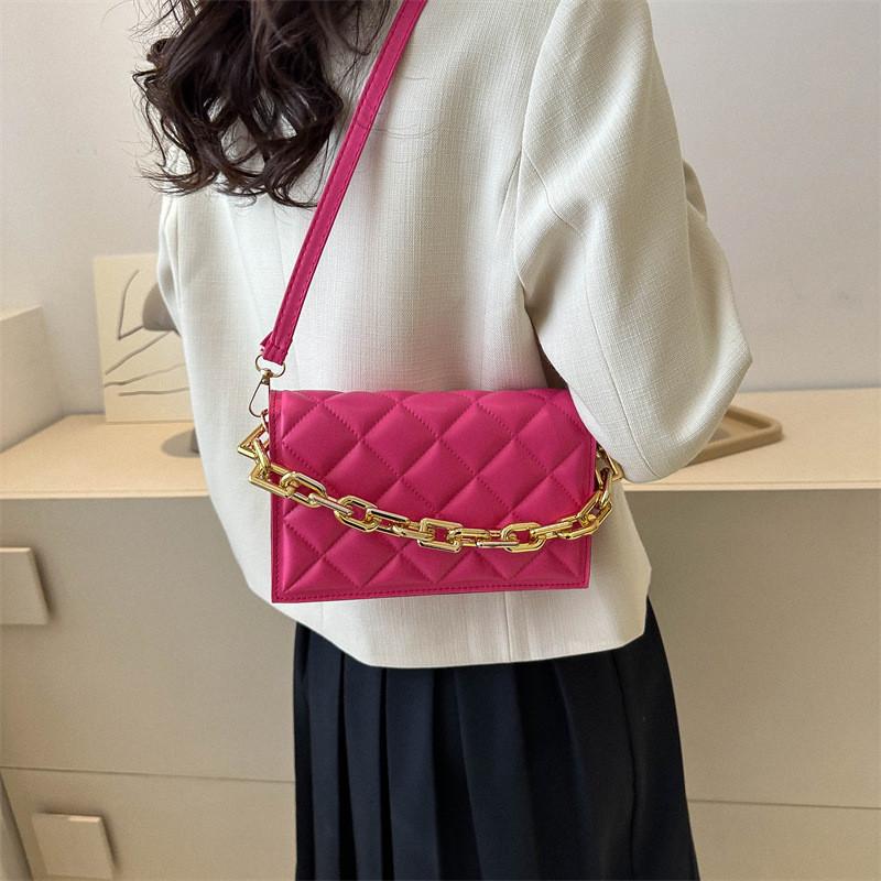 Stylish Womens Casual Crossbody Bag Chic Quilted Design Perfect For Everyday Use