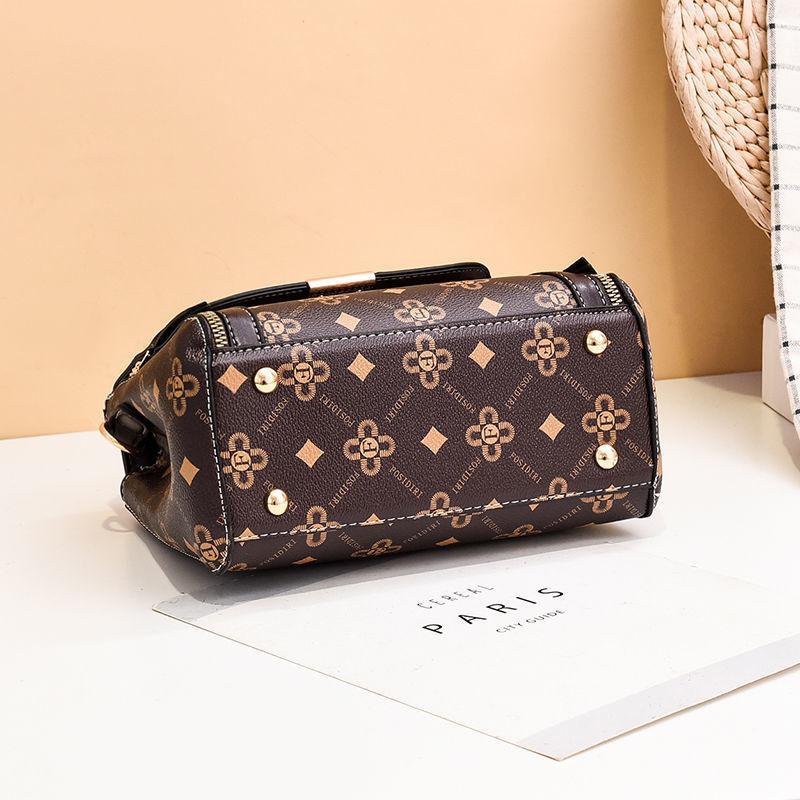 Women's Bag Straddle Portable Single Shoulder Bag Fashion Trend Simple