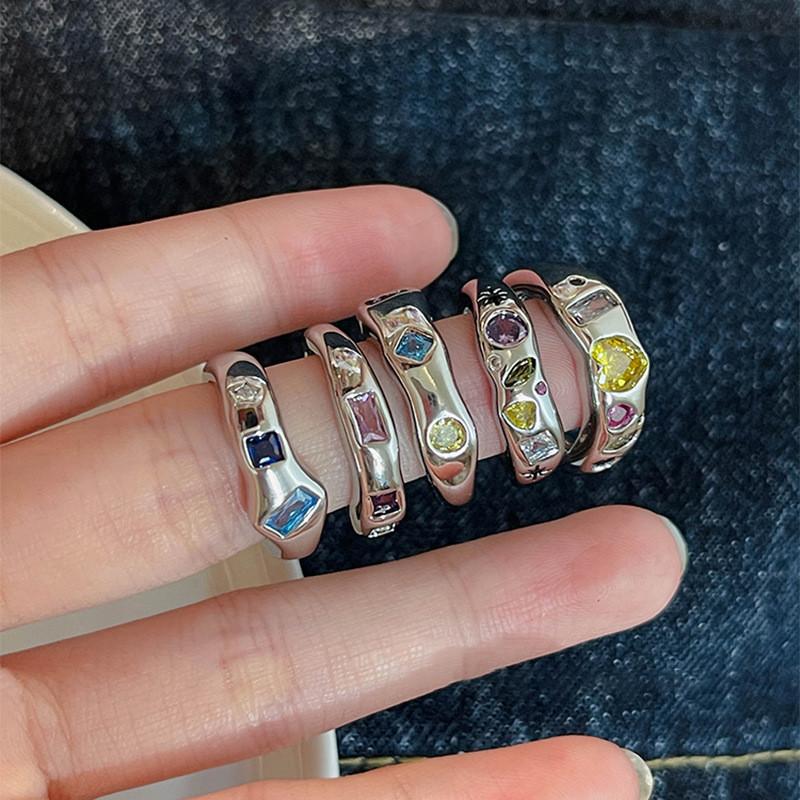 Bunter herzförmiger Zirkonia Metallring für Damen Verstellbares stilvolles modisches Accessoire