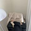 Premium Splicing Retro Underarm Bag Temperament Versatile Commuter Bag Niche Design Fashionable Shoulder Handbag