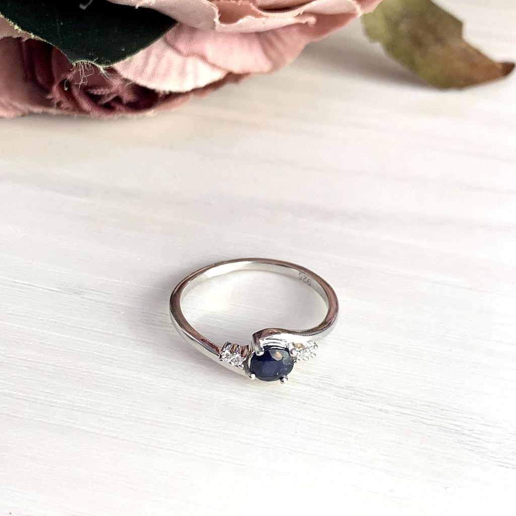 Silver Ring with Natural Sapphire 0.738ct (2021827)