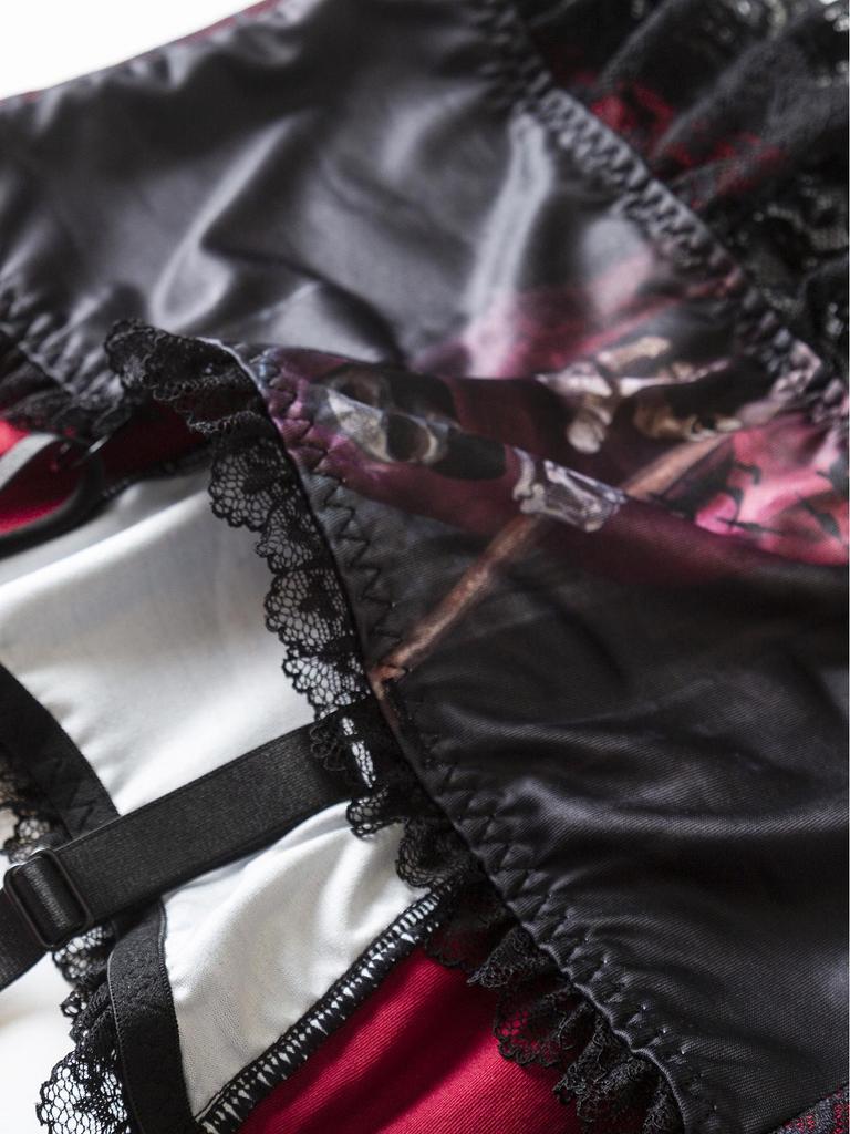 Tmavá gotická potisk Bůh smrti Krajková patchworková tílka - Rychlé doručení Hot Girl Crop Top