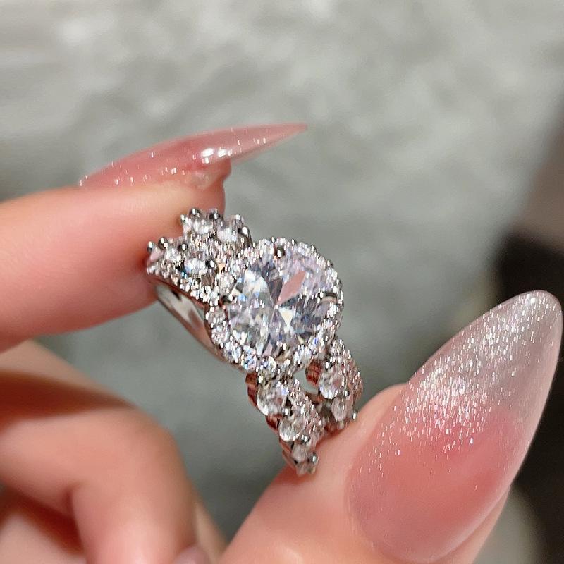 Zircon Oval Asymmetrical Open Ring - Luxurious, Stylish, and Versatile Index Finger Jewelry
