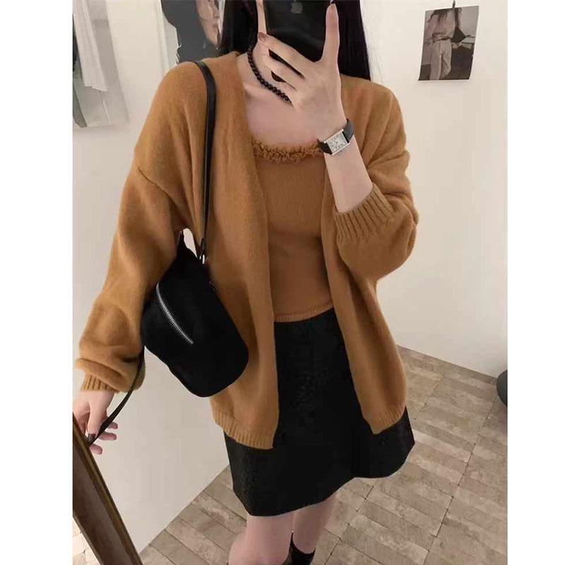 

Korean Style Knitted Sweater & Bandeau Set: Fashionable Autumn-Winter Two-Piece for Women. One size fits 80-130 lbs