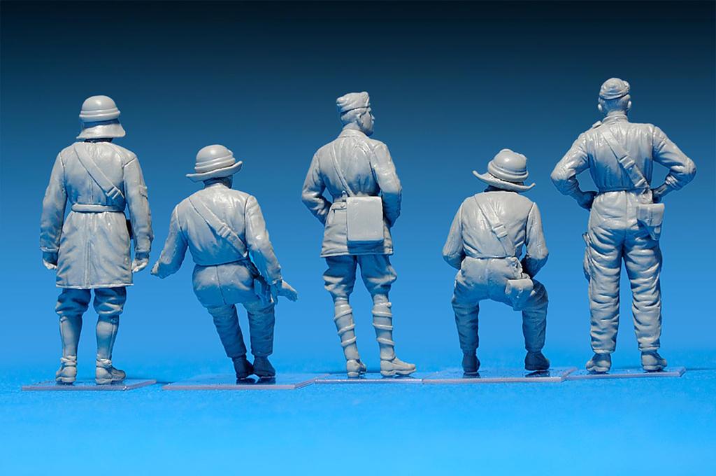 Miniart 1/35 Italian Tank Crew Head Resin Figures (5 Figures) Plastic Model MA35500 (Person)