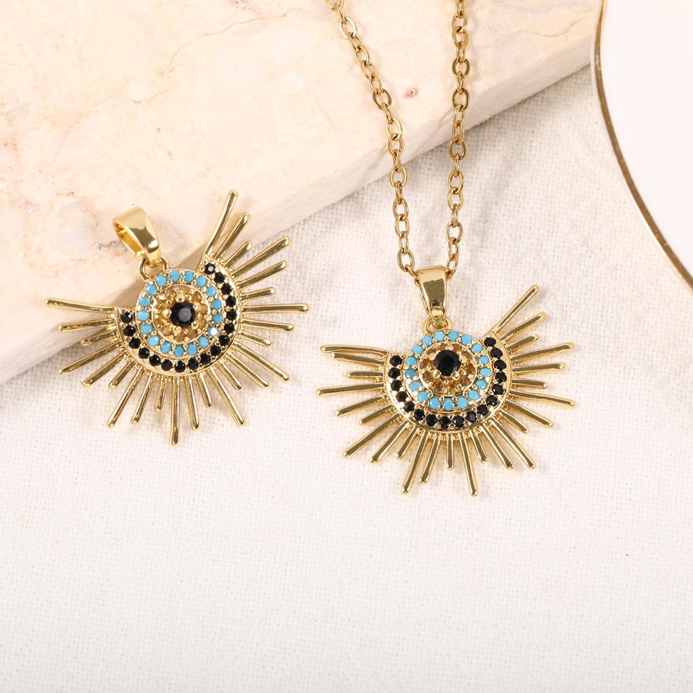 French Retro High-End Copper Gold Plated Necklace with Micro-Inlaid Zircon Pendant
