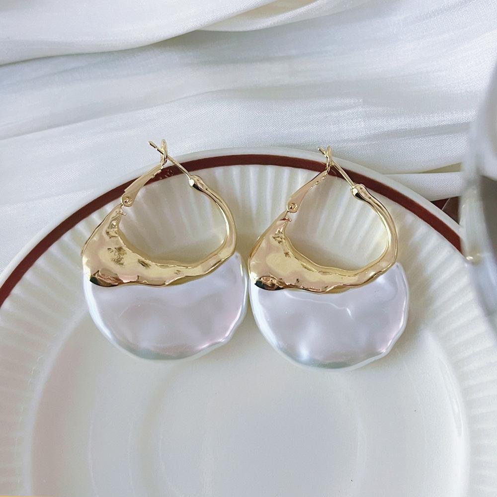 Exquisite Irregular Ear Cuffs with Artificial Pearls - Unique High-End European and American Fashion Earrings