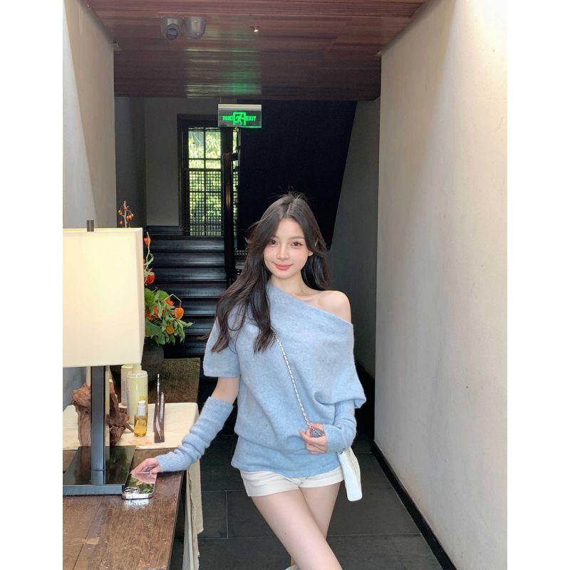 

Blue Off-Shoulder Pullover Sweater for Women, Autumn and Winter, Lazy Style, Soft and Elegant, Loose Fit, Slimming, Short-Sleeved, Stunning Top Blue S