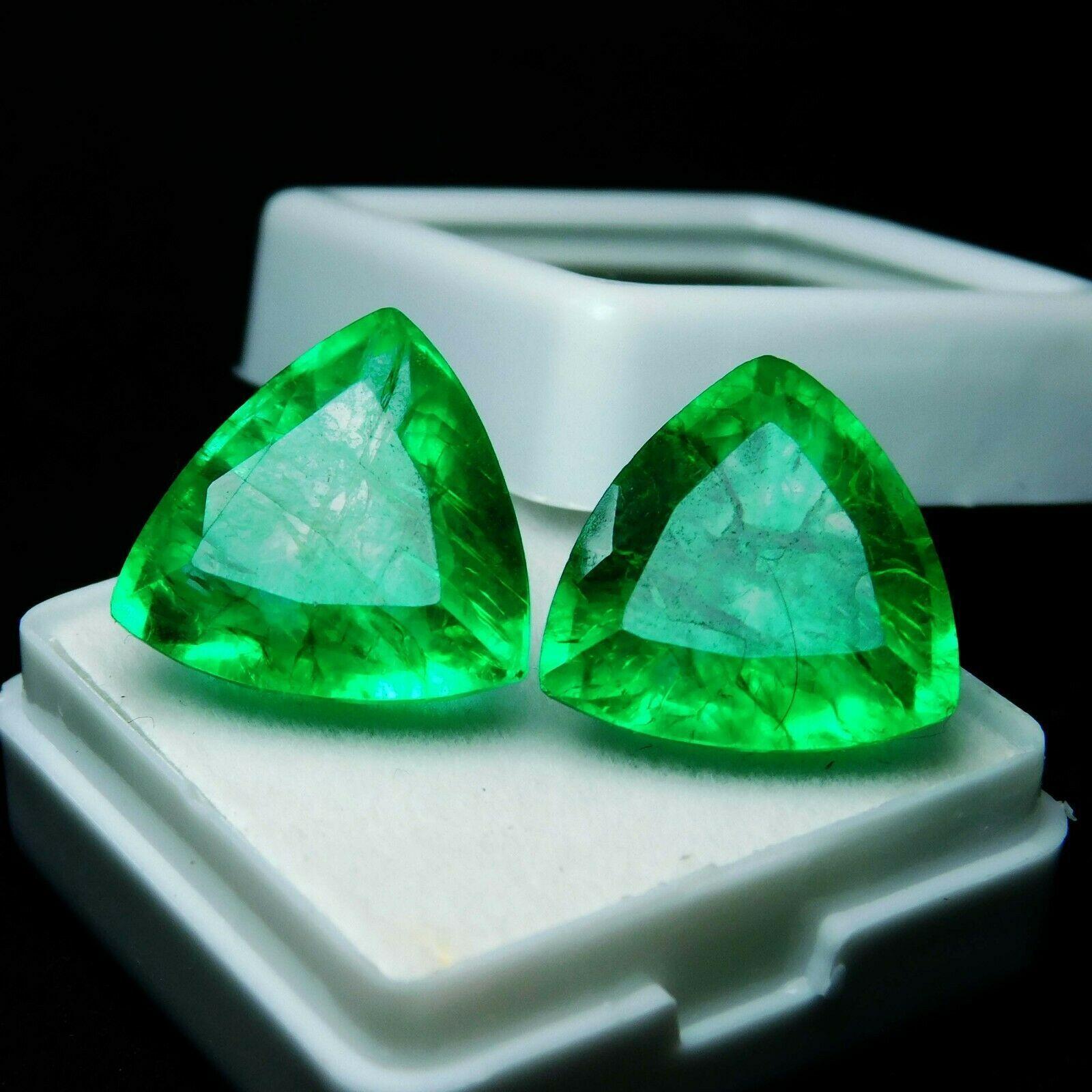 

Natural Green Colombian Emerald 17.58ct Trillion Cut Certified Loose Gemstone 12.3 mm approx each зелений