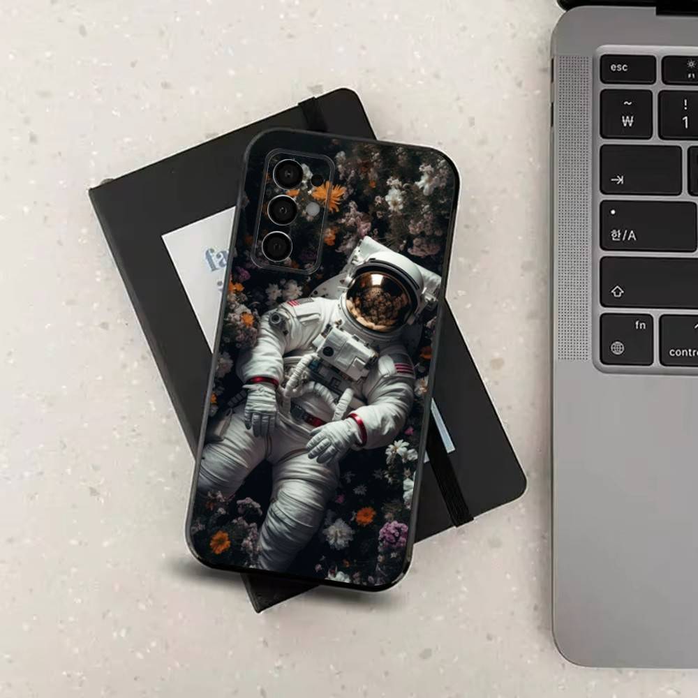 Cute Astronaut For Samsung Galaxy A73,31,Note,22,71,53,32,72,41,8,9,52,J7,Soft Black Silicone Cover Case