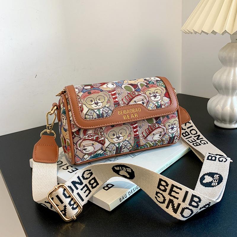 

North bag original design cartoon bear bag fashion contrasting color shoulder women s bag new oblique span women s bag new 20cm*22cm*14cm коричневий