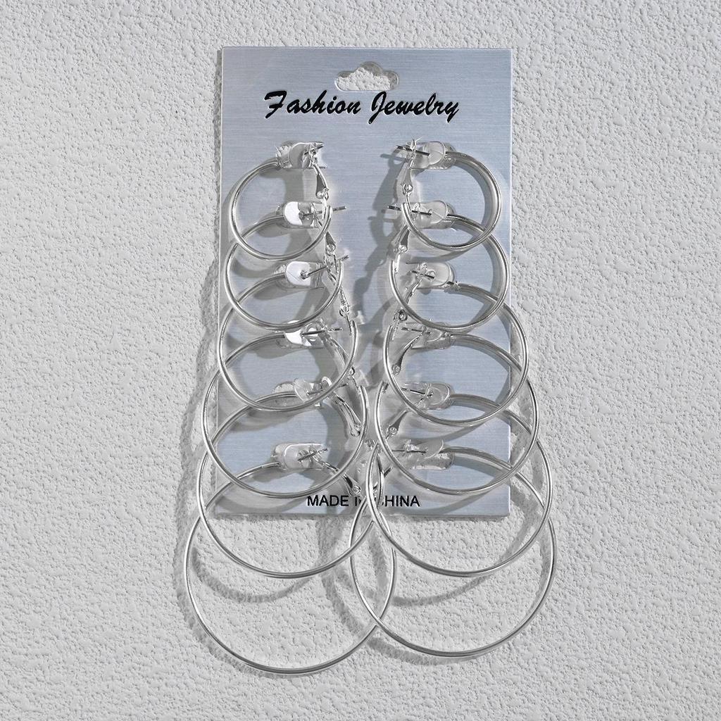 Versatile Women's Earrings: Slimming Influencer Style, 6-Pair Set of Smooth C-Hoops In Various Sizes - Simple & Fashionable