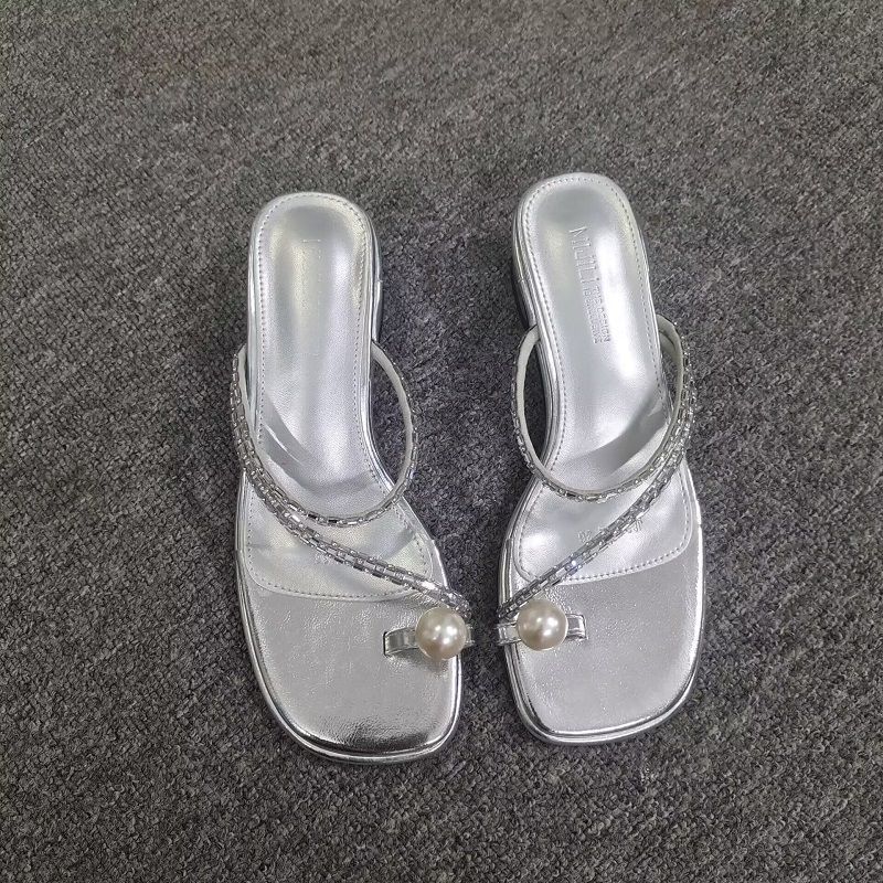 Vintage gentle pearl one-word strap sandals 2025 summer beach shoes outer wear