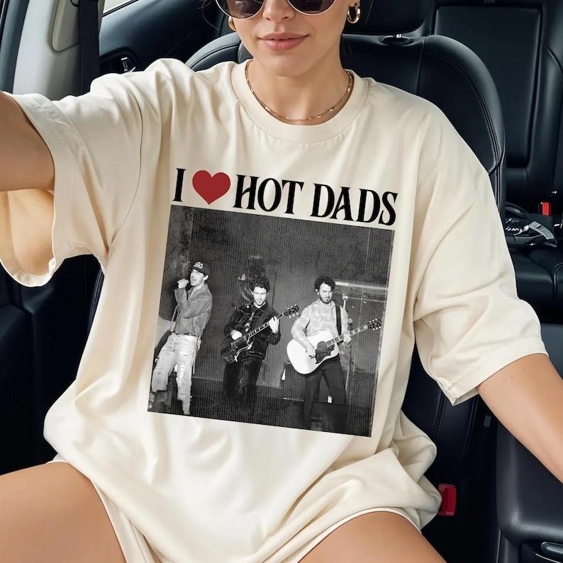

I Love Hot Dads Jonas Brothers Shirt, Jonas Bros 20th Annivesary Tour 2025 Shirt XL