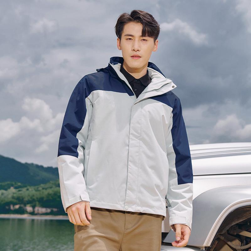 Jacket three-in-one thickened autumn and winter new windproof and waterproof outdoor mountaineering clothing fashionable hooded