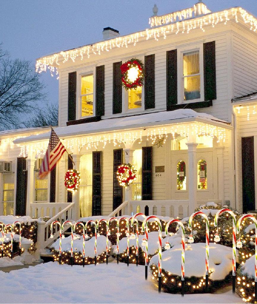 QuiExact Outdoor Solar Light Set for Christmas Waterproof Solar Christmas Lights with Automatic Stylish Santa Lights for and Lawns 8-Piece
