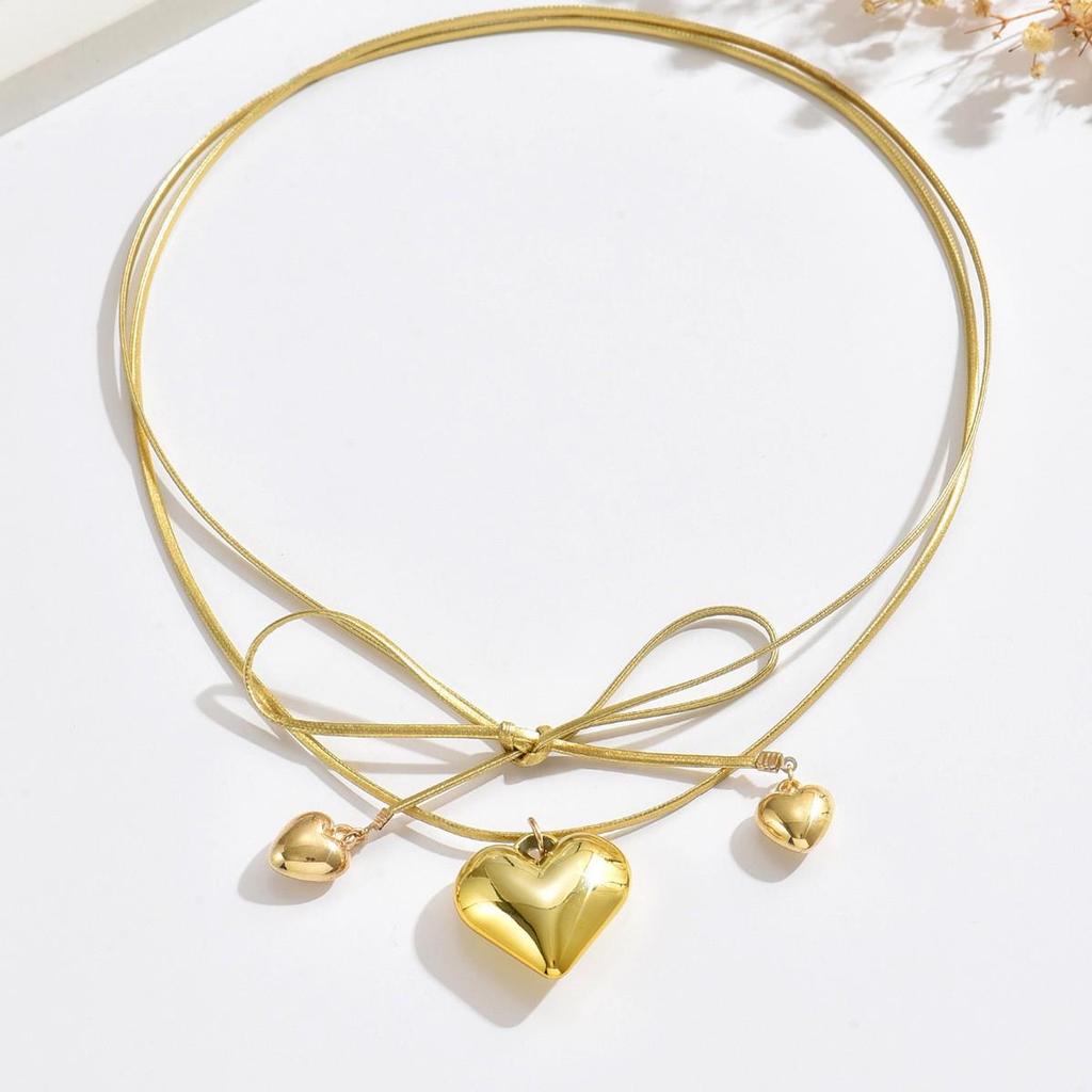 European-American Starfish Necklace & Earring Set: High-End Clavicle Chain, Light Luxury Vacation Style for Women.