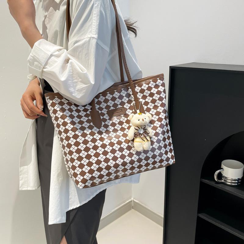 2025 new cute plaid bag women's handbag new going out large capacity shoulder bag versatile tote bag