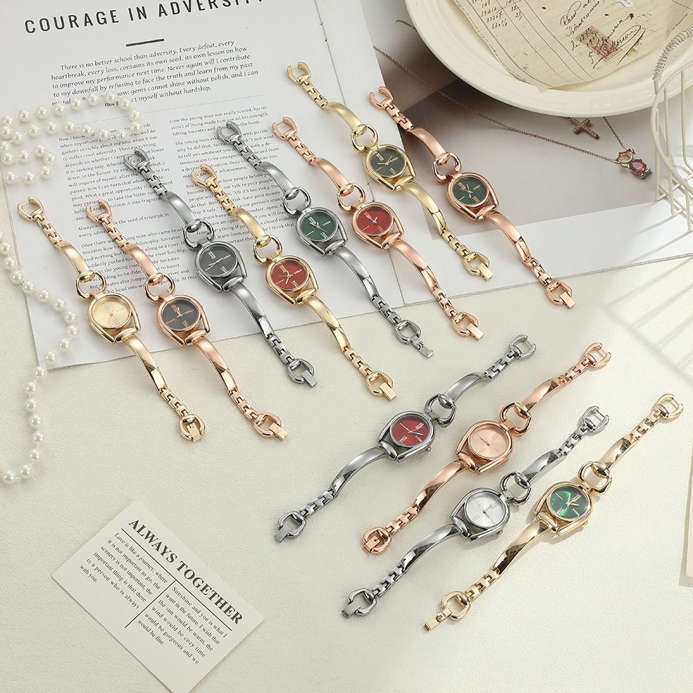 Vintage Round Bracelet Watch Button Design Luxury Ladies Watch Metal Elegant Wristwatch Women