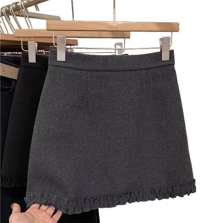 French Style Woolen A-Line High-Waisted Slimming Short Skirt for Women: Light, Casual, and Versatile Fashion.