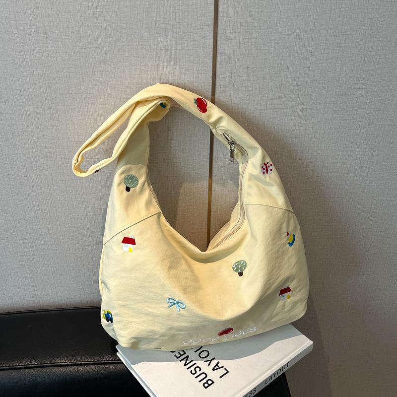 Korean version ins wind large capacity shoulder bag nylon messenger bag embroidery commuter lazy wind dumpling bag versatile bag