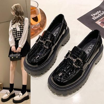 Chaussures simples rétro noires à semelles épaisses pour femmes, nouvelles petites chaussures en cuir d'automne, chaussures pour femmes à semelles souples