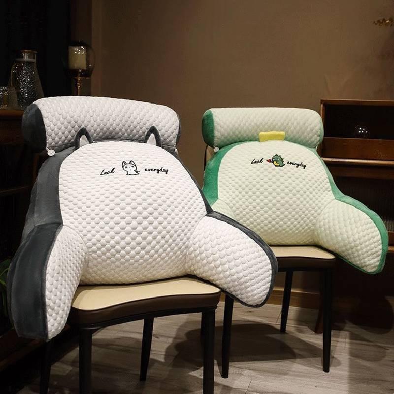 Gemütliches Cartoon Eisbohnen-Nachtkissen Weiches Plüschkissen für bequemes Ausruhen