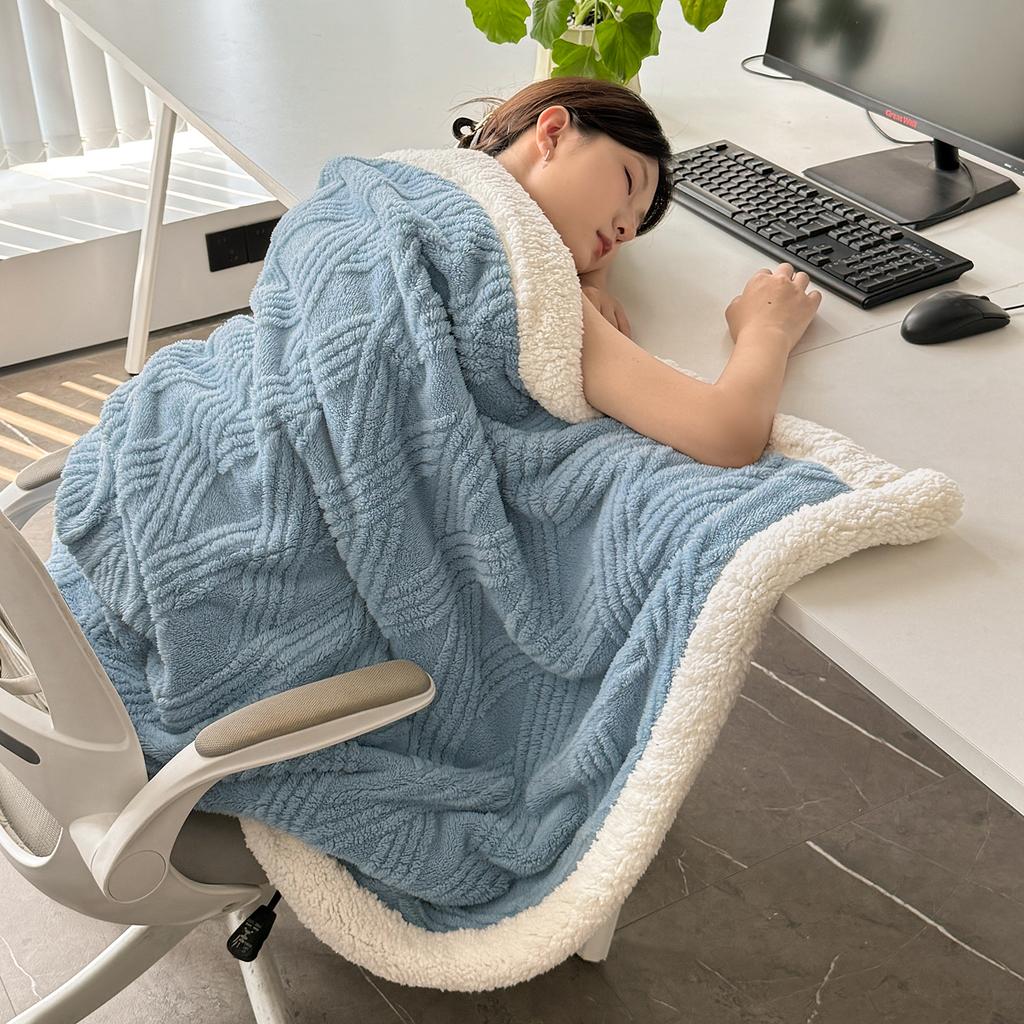 Thickened Warm Coral Fleece Blanket Soft Cozy Striped Pattern Throw Blankets for Sofa Bed Autumn Winter Plush Duvets Blankets