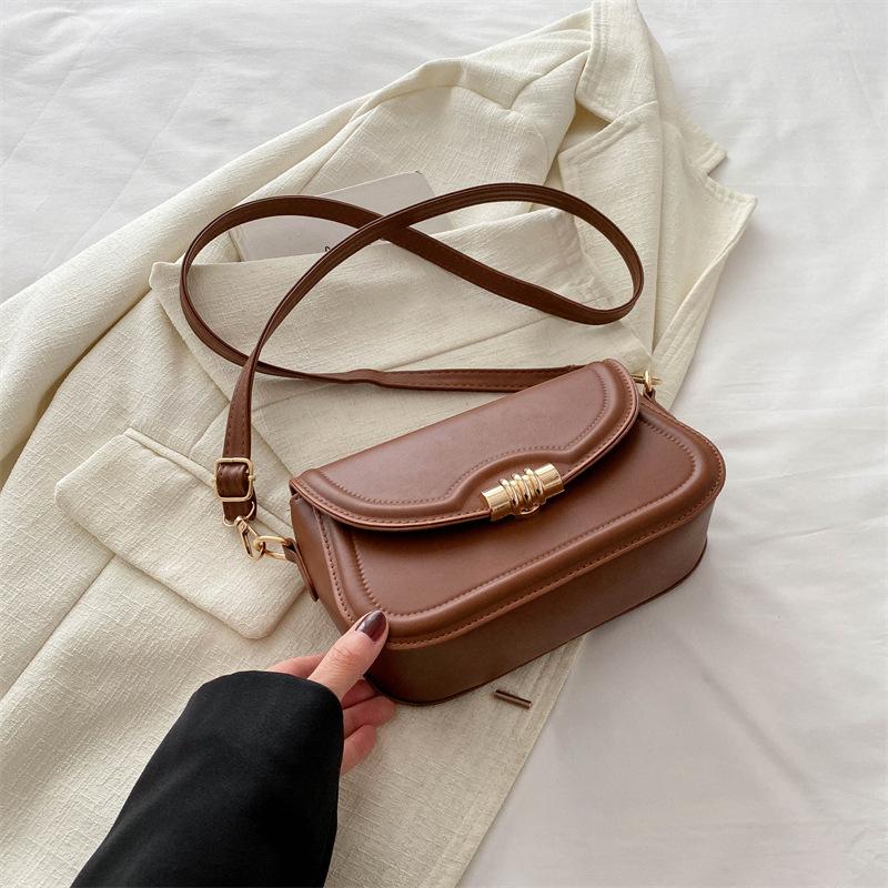 

Премиальный сенс нишевая женская ретро однотонная сумка на плечо под мышку 2025 лето новая женская сумка-мессенджер маленькая квадратная сумка кофейный