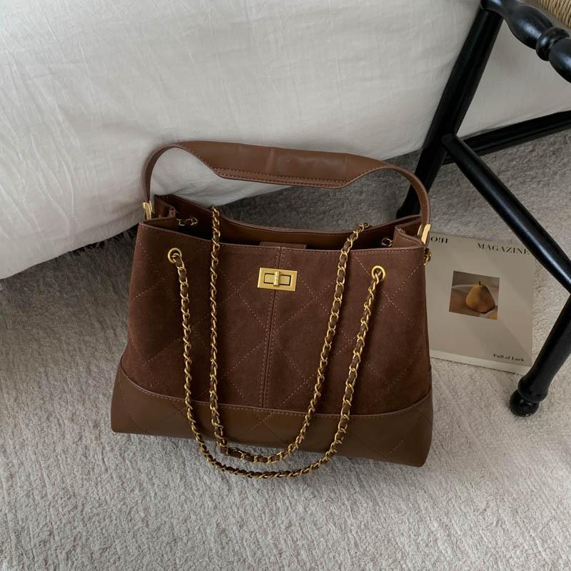 2025 Autumn New Bucket Bag Women's Commuter Diamond Chain Shoulder Bag High Value Fashion Tote Bag