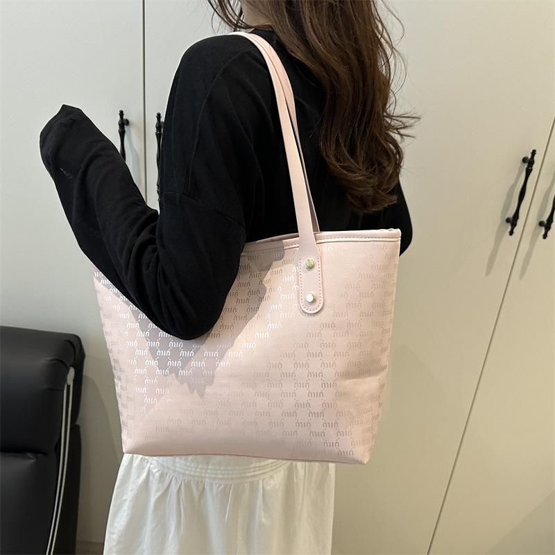 Premium sense portable large-capacity bag 2025 spring and summer women's bag fashion commuter shoulder bag summer popular tote bag