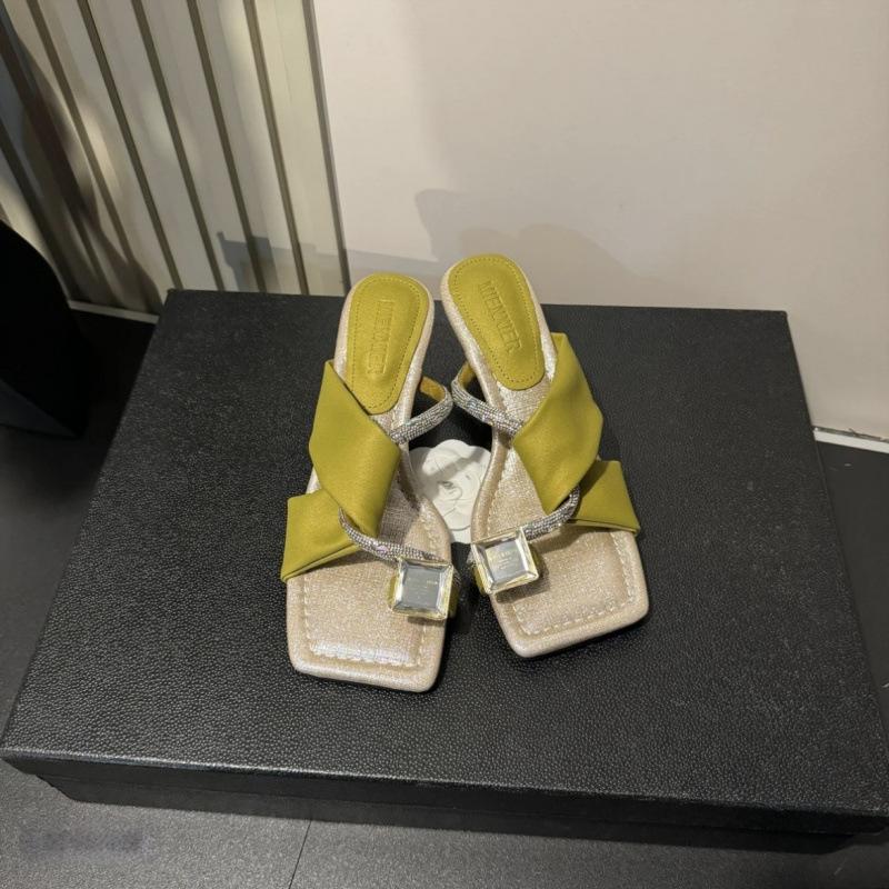 

Корейская версия сандалий для пляжа премиум-класса с искусственными камнями, повышающих чувство стиля, новинка весны 2025 года, универсальные шлепанцы с перемычкой для носка для женщин 40 горчичный