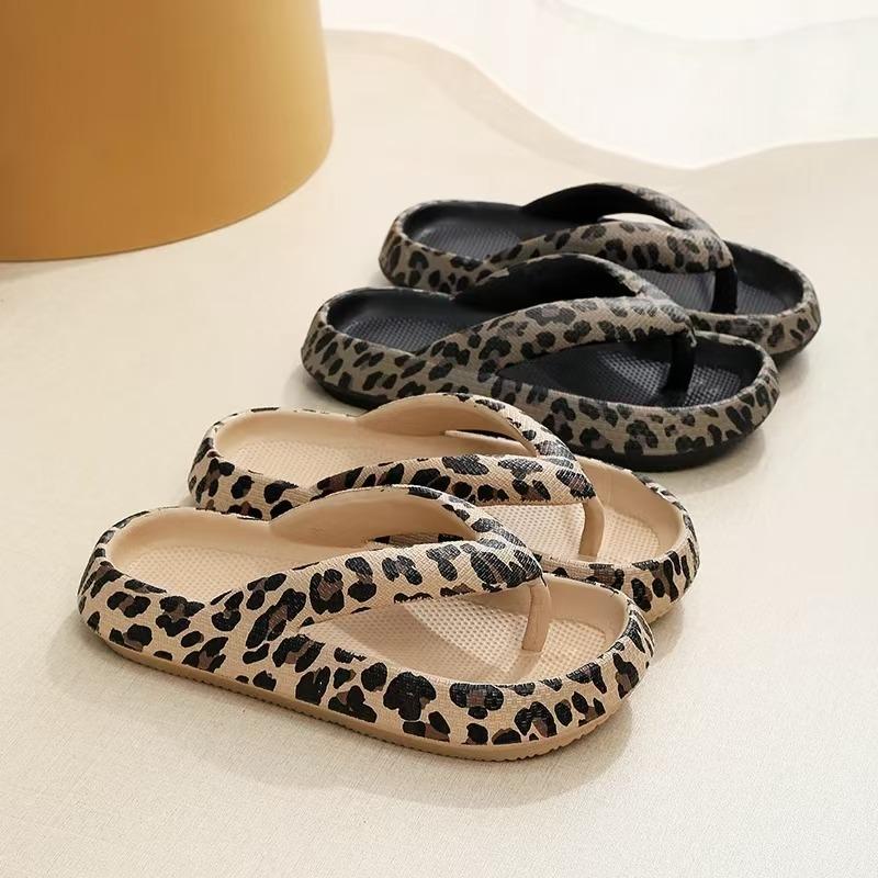 

2025 New Leopard Print Flip Flops Casual Platform Ladies Pinch toe Flat Slippers Non Slip Bathroom Slippers Outdoor Beach Shoe 36-37 чорний